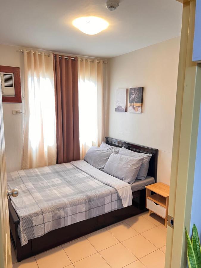 One Spatial Two Bedroom Condominium Unit With Pool And Gym Free Netflix And Wifi Iloílo Exterior foto