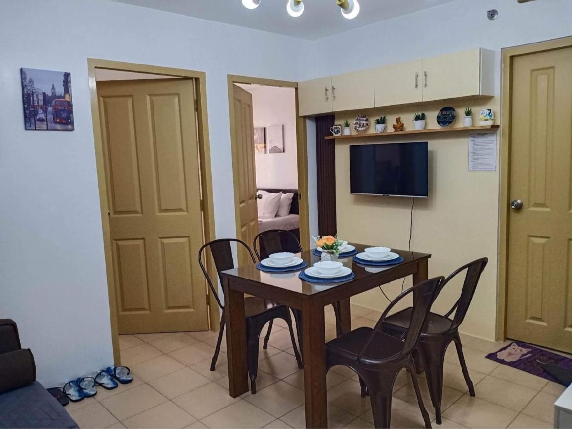 One Spatial Two Bedroom Condominium Unit With Pool And Gym Free Netflix And Wifi Iloílo Exterior foto